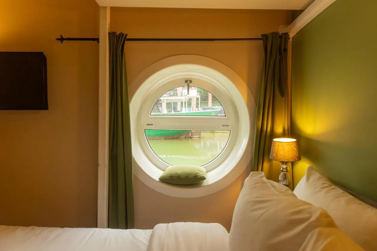 Hotel FLOATS by H2OTEL Rotterdam